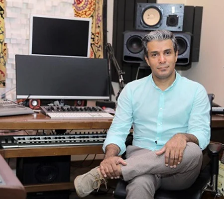 آریا عظیمی نژاد